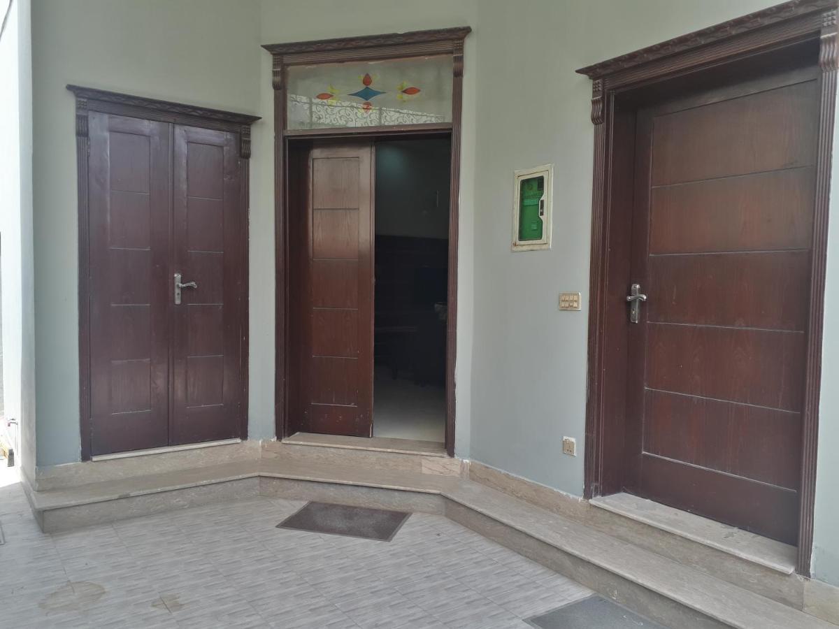 Fully Serviced Holiday Home Near Lahore Ring Road Luaran gambar